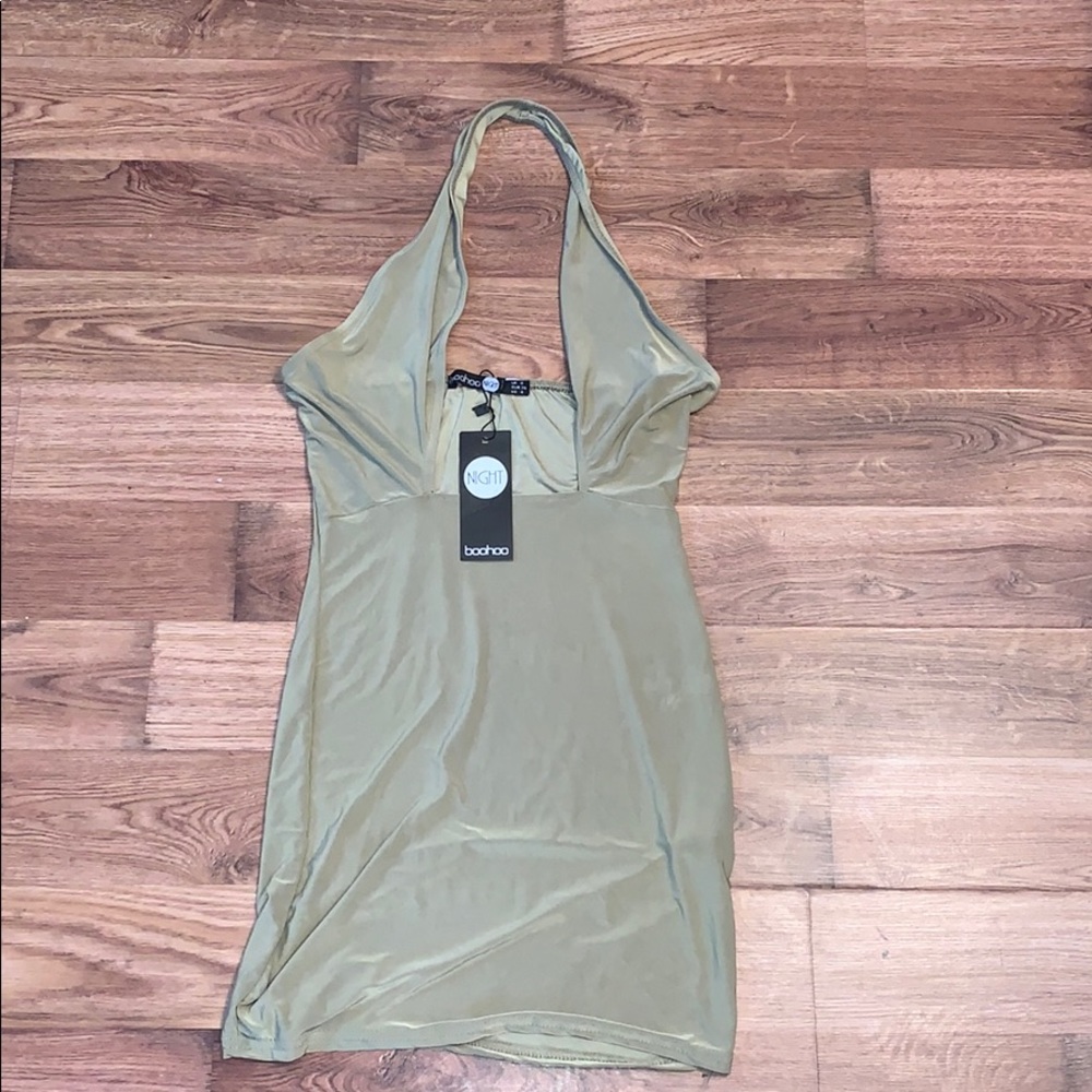 Halter boohoo-NWT 💚